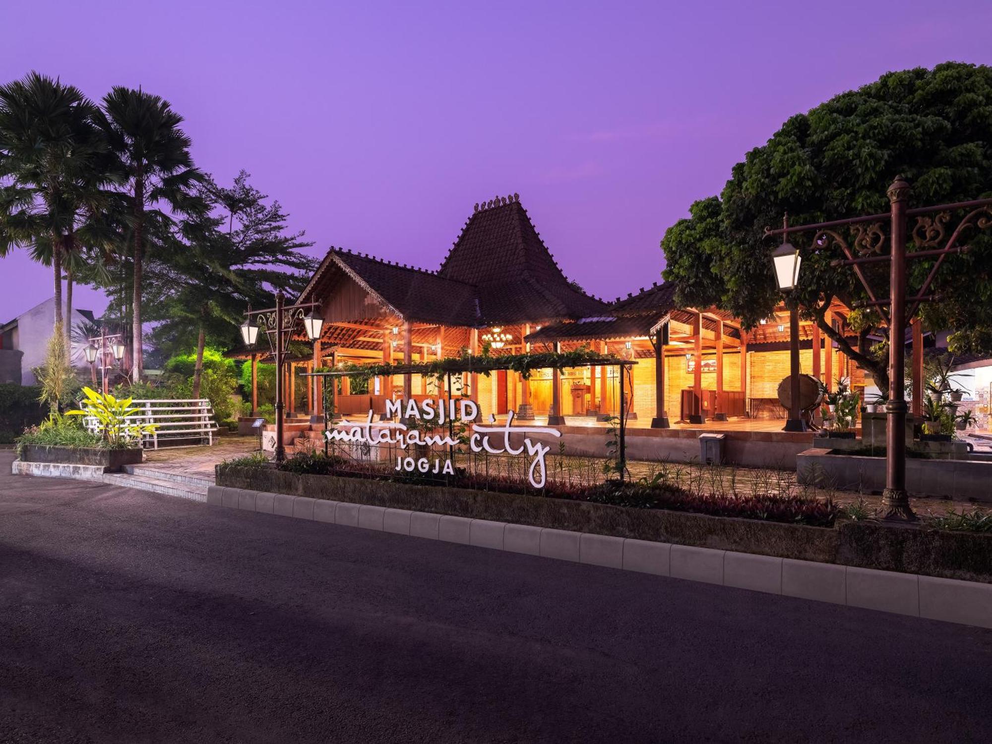 The Alana Yogyakarta Hotel And Convention Center Sleman  Eksteriør billede